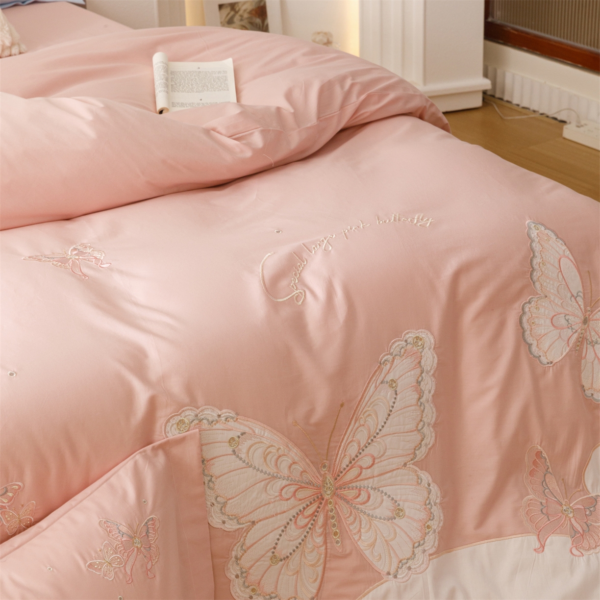 91家纺网 家纺一手货源 找家纺 优贝家纺 2026直播热款纯棉全棉100%刺绣四件套百分百 蝶梦-粉