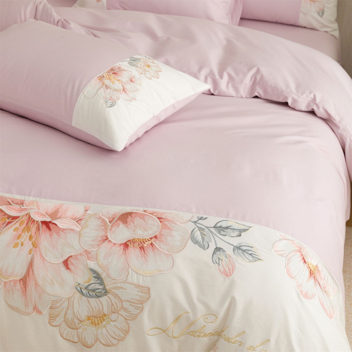 91家纺网 家纺一手货源 找家纺 优贝家纺 2026直播热款纯棉全棉100%刺绣四件套百分百 欧洛拉-紫