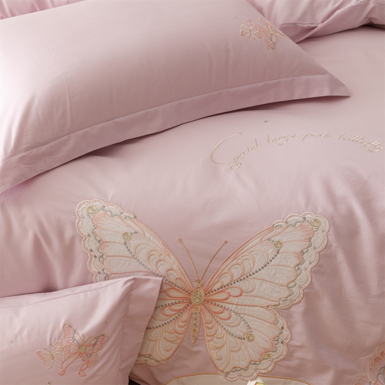 91家纺网 家纺一手货源 找家纺 优贝家纺 2026直播热款纯棉全棉100%刺绣四件套百分百 蝶梦-紫