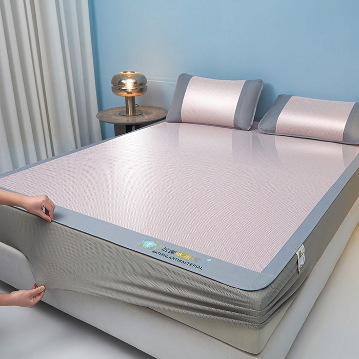 91家纺网 家纺一手货源 找家纺 航途席业 2026新款抗菌三明治冰凉席床席床笠-思绪 思绪 树莓粉床笠款