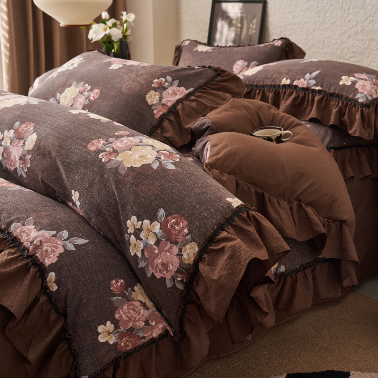 91家纺网 家纺一手货源 找家纺 晨曦家纺 2026春夏新款复古博主风A类亚麻皱皱纱花边四件套 焦糖玫瑰园