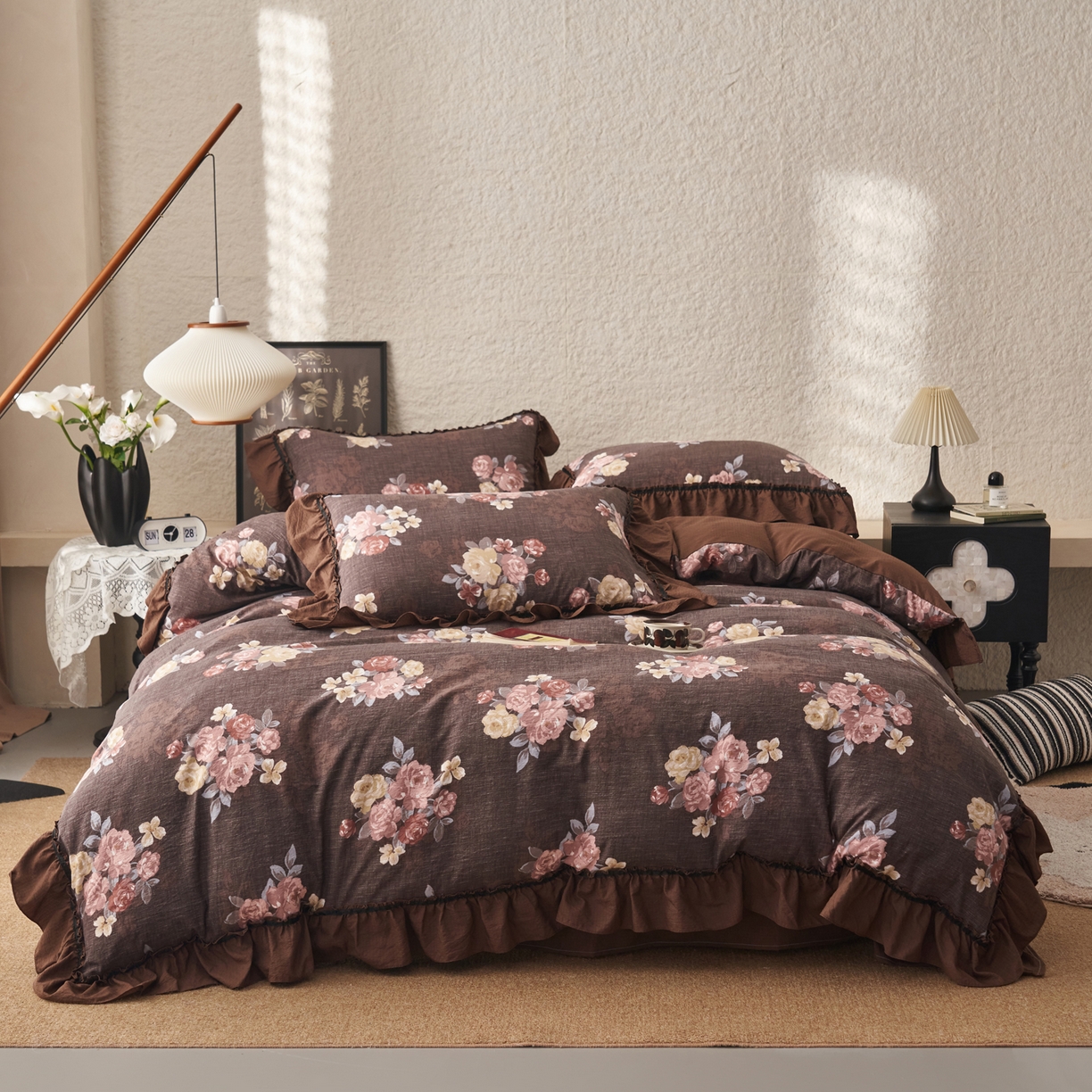 91家纺网 家纺一手货源 找家纺 晨曦家纺 2026春夏新款复古博主风A类亚麻皱皱纱花边四件套 焦糖玫瑰园