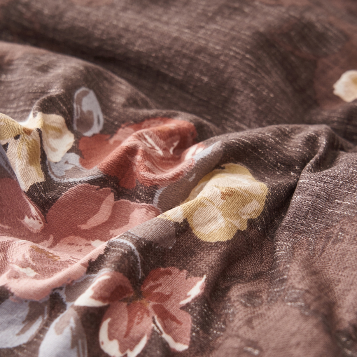 91家纺网 家纺一手货源 找家纺 晨曦家纺 2026春夏新款复古博主风A类亚麻皱皱纱花边四件套 焦糖玫瑰园