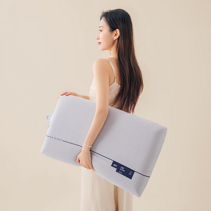 91家纺网 家纺一手货源 找家纺 （总）七夜居 2026新款灰白双拼慢回弹深睡太空记忆枕芯面包枕 枕头枕芯