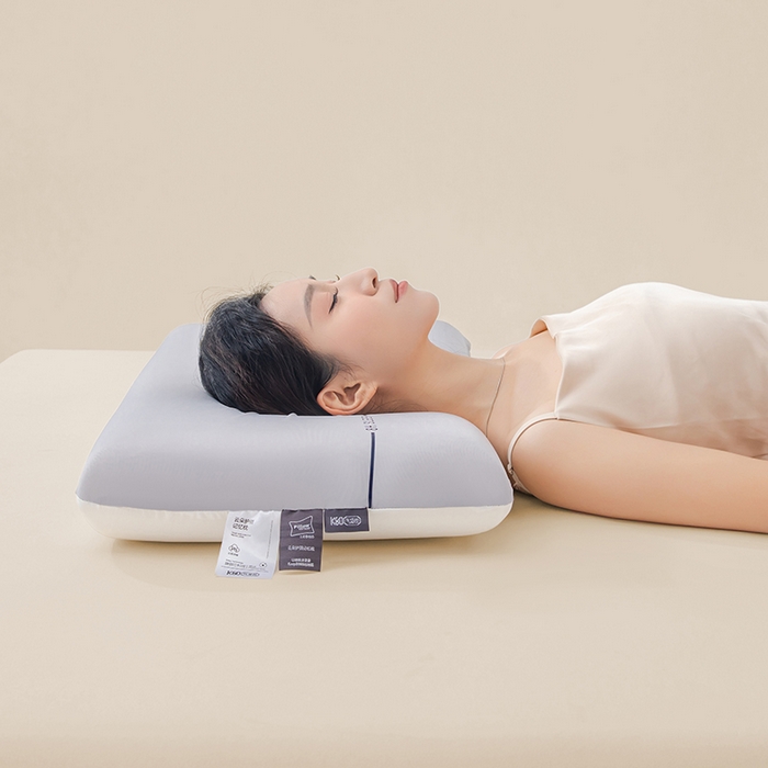 91家纺网 家纺一手货源 找家纺 （总）七夜居 2026新款灰白双拼慢回弹深睡太空记忆枕芯面包枕 枕头枕芯