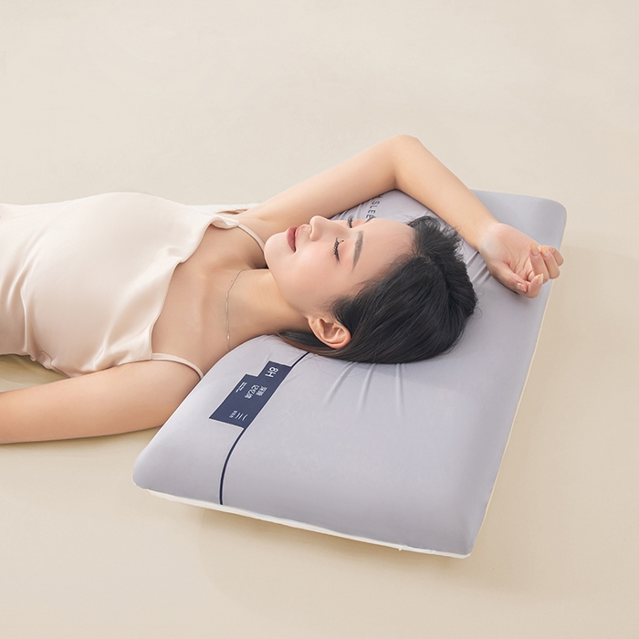 91家纺网 家纺一手货源 找家纺 （总）七夜居 2026新款灰白双拼慢回弹深睡太空记忆枕芯面包枕 枕头枕芯