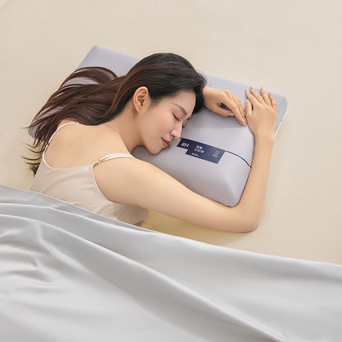 91家纺网 家纺一手货源 找家纺 （总）七夜居 2026新款灰白双拼慢回弹深睡太空记忆枕芯面包枕 枕头枕芯