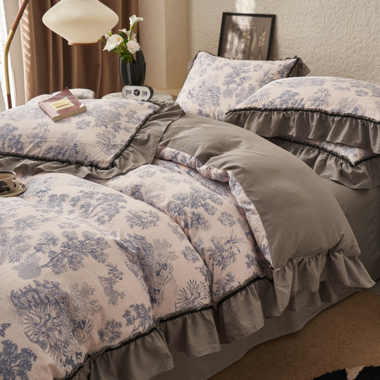 91家纺网 家纺一手货源 找家纺 晨曦家纺 2026春夏新款复古博主风A类亚麻皱皱纱花边四件套 青岚