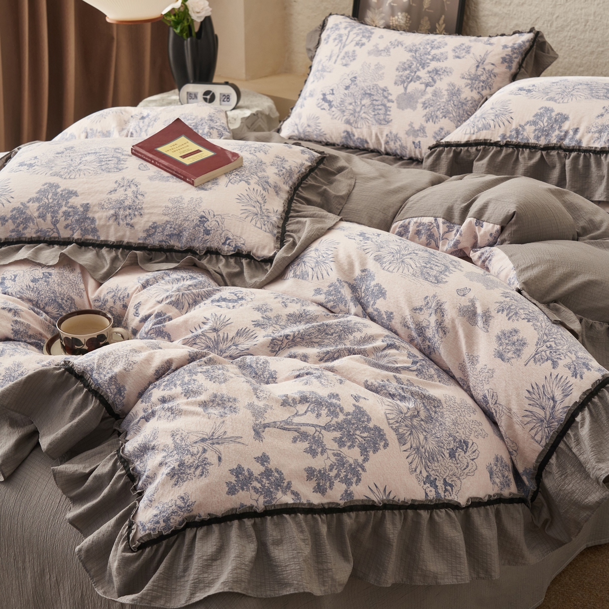 91家纺网 家纺一手货源 找家纺 晨曦家纺 2026春夏新款复古博主风A类亚麻皱皱纱花边四件套 青岚