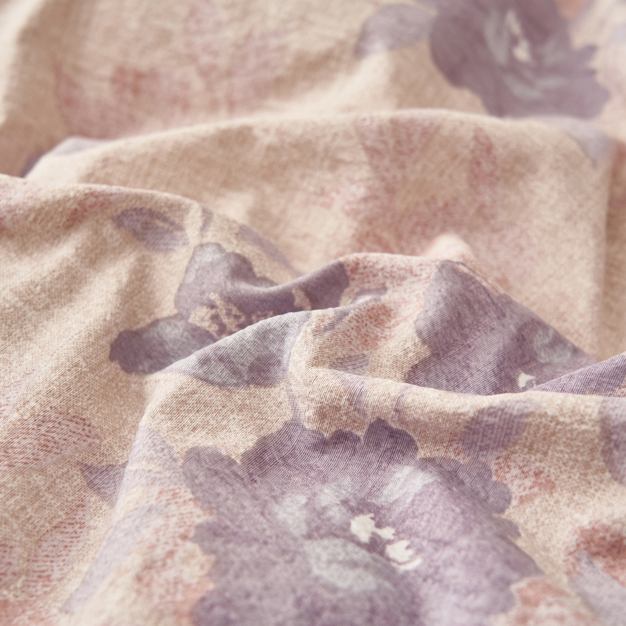 91家纺网 家纺一手货源 找家纺 晨曦家纺 2026春夏新款复古博主风A类亚麻皱皱纱花边四件套 秋野紫玫