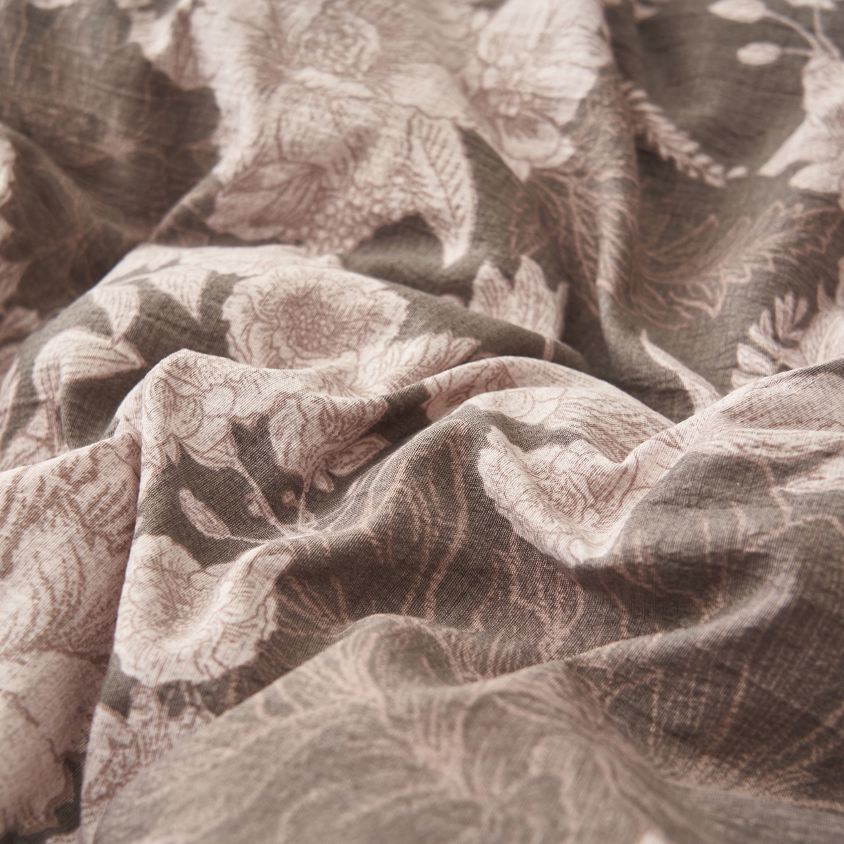 91家纺网 家纺一手货源 找家纺 晨曦家纺 2026春夏新款复古博主风A类亚麻皱皱纱花边四件套 水墨牡丹