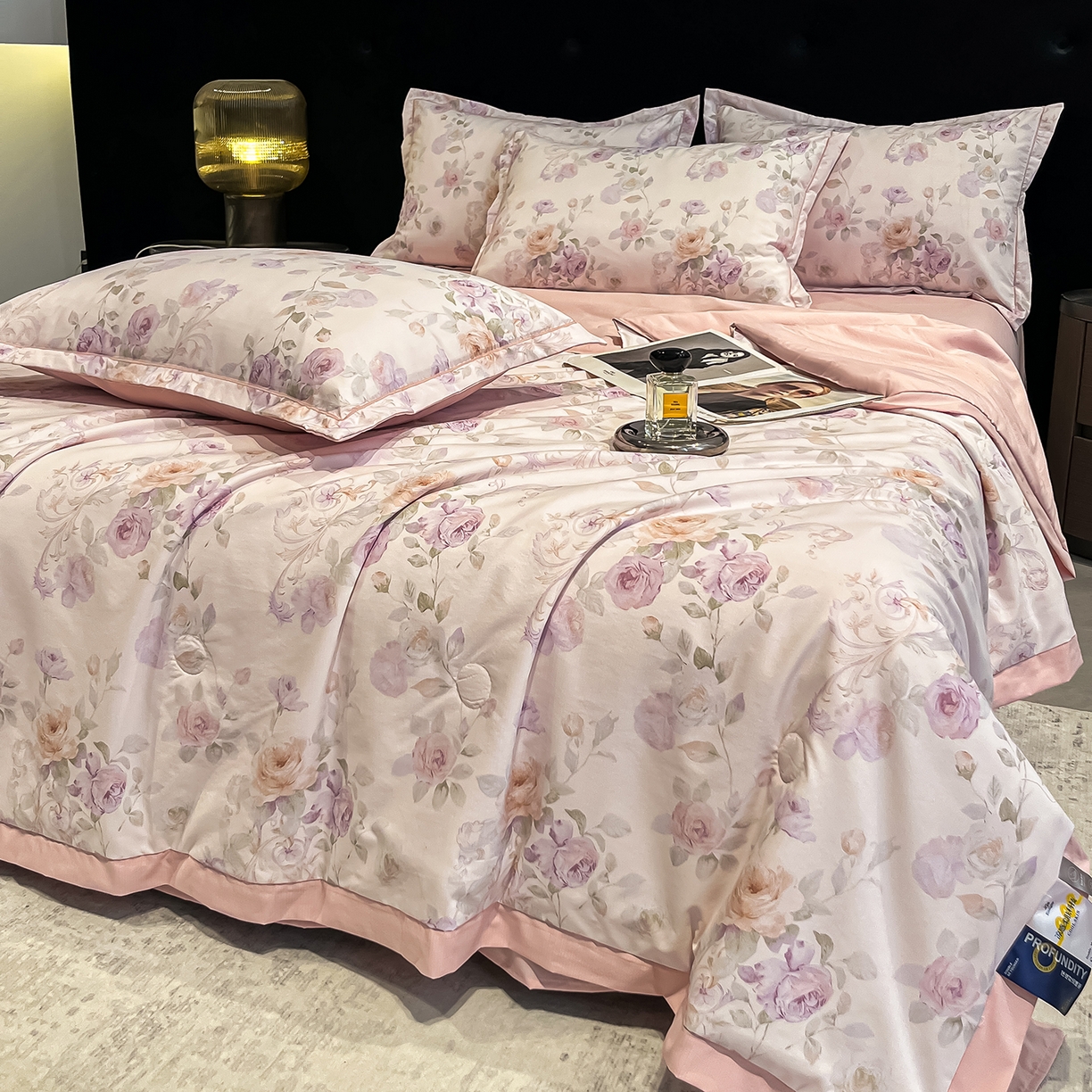 91家纺网 家纺一手货源 找家纺 （总）金梦拉家纺 2026新款凉感天丝竹节纱大宽边一字绣夏被空调被夏凉被四件套