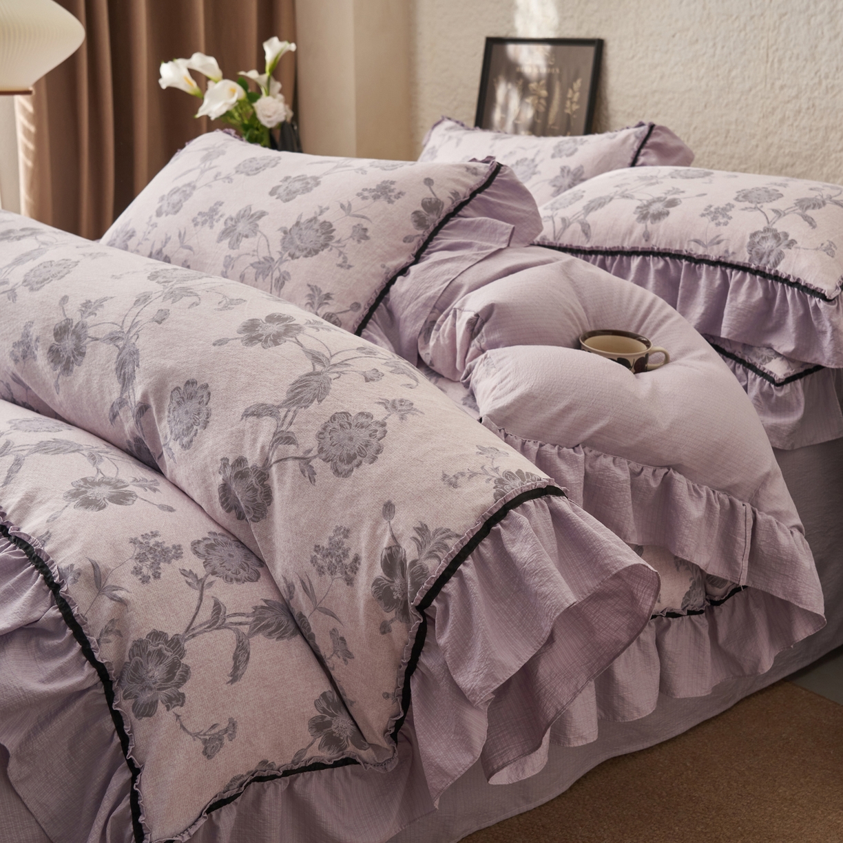 91家纺网 家纺一手货源 找家纺 晨曦家纺 2026春夏新款复古博主风A类亚麻皱皱纱花边四件套 烟紫花语