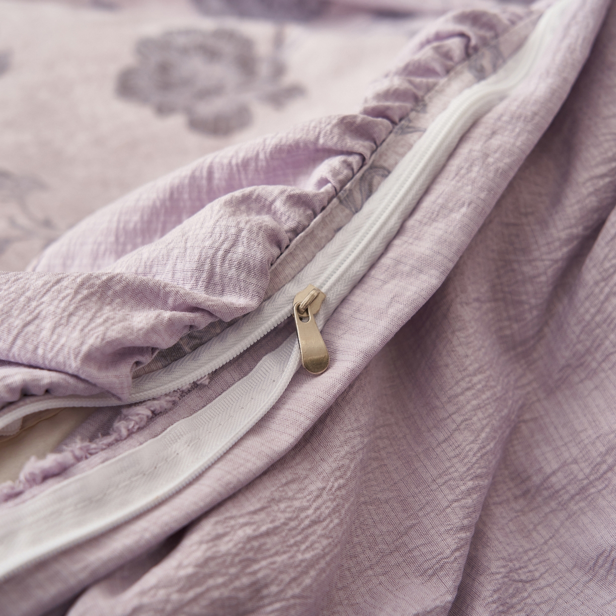 91家纺网 家纺一手货源 找家纺 晨曦家纺 2026春夏新款复古博主风A类亚麻皱皱纱花边四件套 烟紫花语