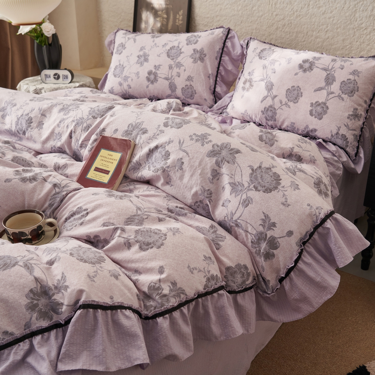 91家纺网 家纺一手货源 找家纺 晨曦家纺 2026春夏新款复古博主风A类亚麻皱皱纱花边四件套 烟紫花语