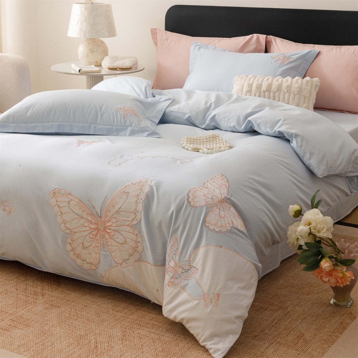 91家纺网 家纺一手货源 找家纺 绒棉世家 2026直播热款纯棉全棉100%刺绣四件套百分百 蝶梦-蓝