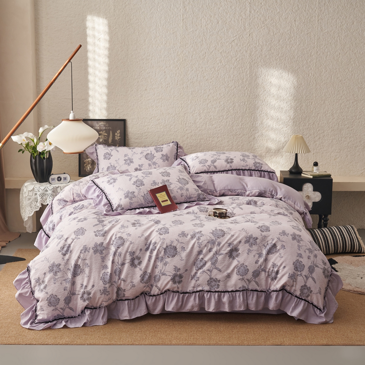 91家纺网 家纺一手货源 找家纺 晨曦家纺 2026春夏新款复古博主风A类亚麻皱皱纱花边四件套 烟紫花语