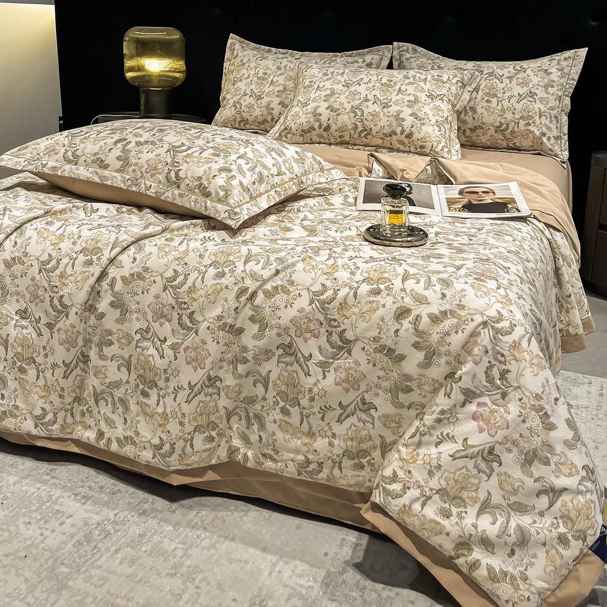 91家纺网 家纺一手货源 找家纺 金梦拉家纺 2026新款凉感天丝竹节纱大宽边一字绣夏被空调被夏凉被四件套 初妍