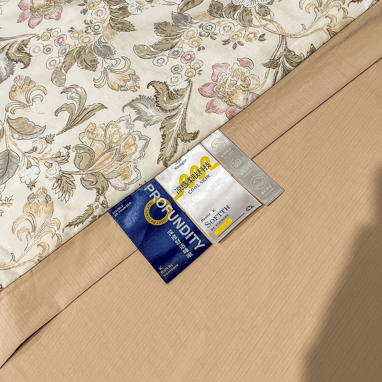 91家纺网 家纺一手货源 找家纺 金梦拉家纺 2026新款凉感天丝竹节纱大宽边一字绣夏被空调被夏凉被四件套 初妍