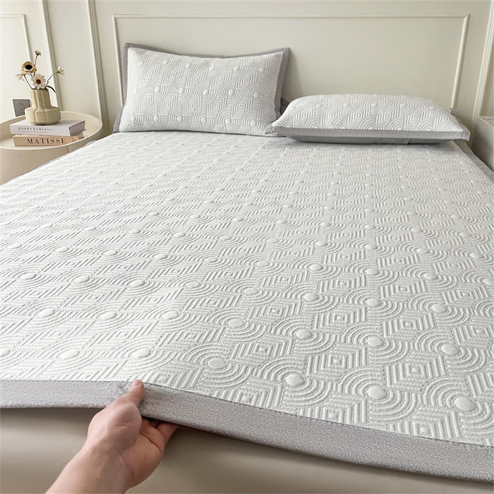 91家纺网 家纺一手货源 找家纺 （总）慕木家纺 2026新款高端三明治硅胶复合PE100%乙纶提花冰豆豆凉席空调席韩版INS系列（提供买家秀）