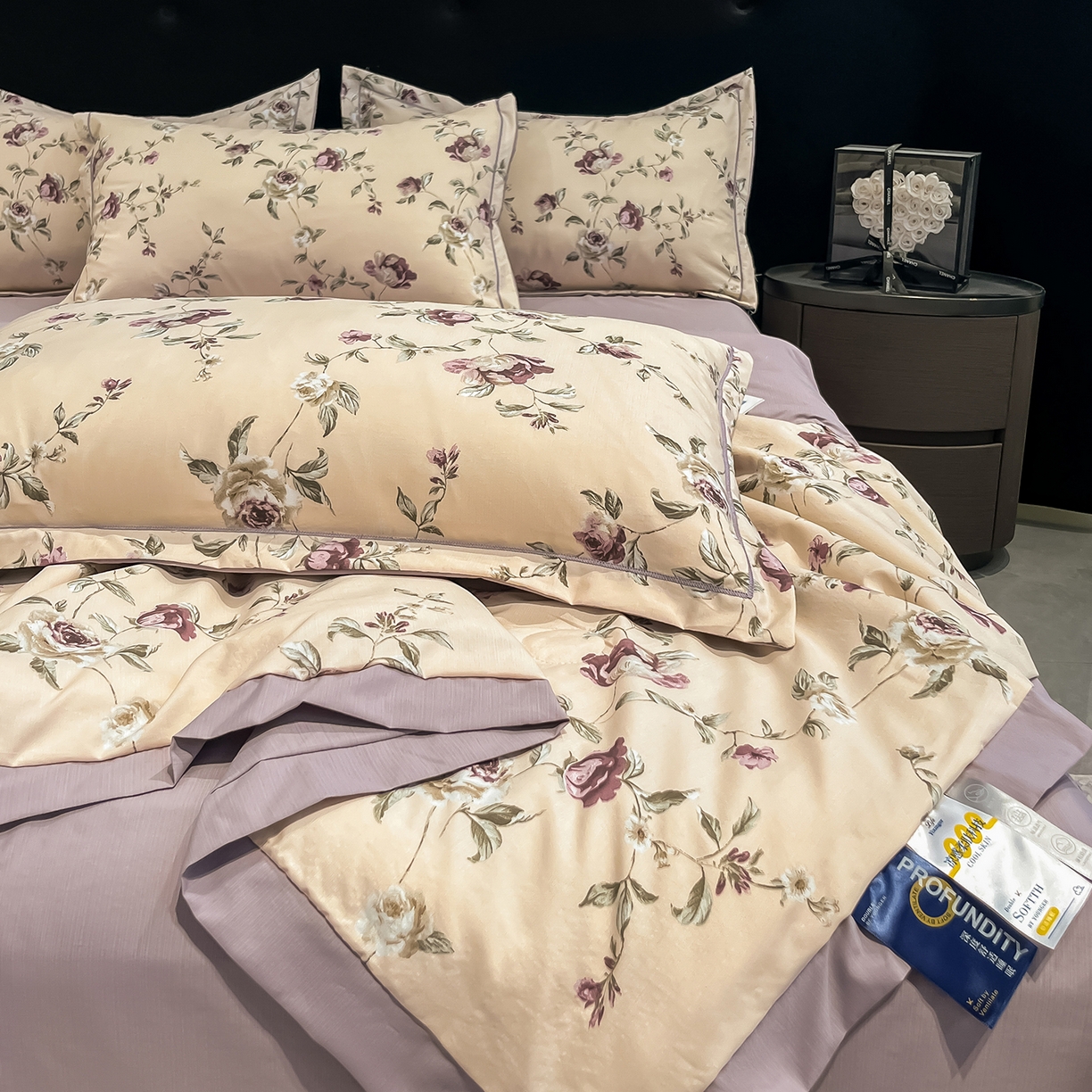 91家纺网 家纺一手货源 找家纺 金梦拉家纺 2026新款凉感天丝竹节纱大宽边一字绣夏被空调被夏凉被四件套 繁希紫