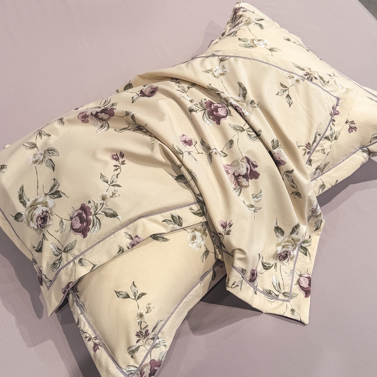 91家纺网 家纺一手货源 找家纺 金梦拉家纺 2026新款凉感天丝竹节纱大宽边一字绣夏被空调被夏凉被四件套 繁希紫