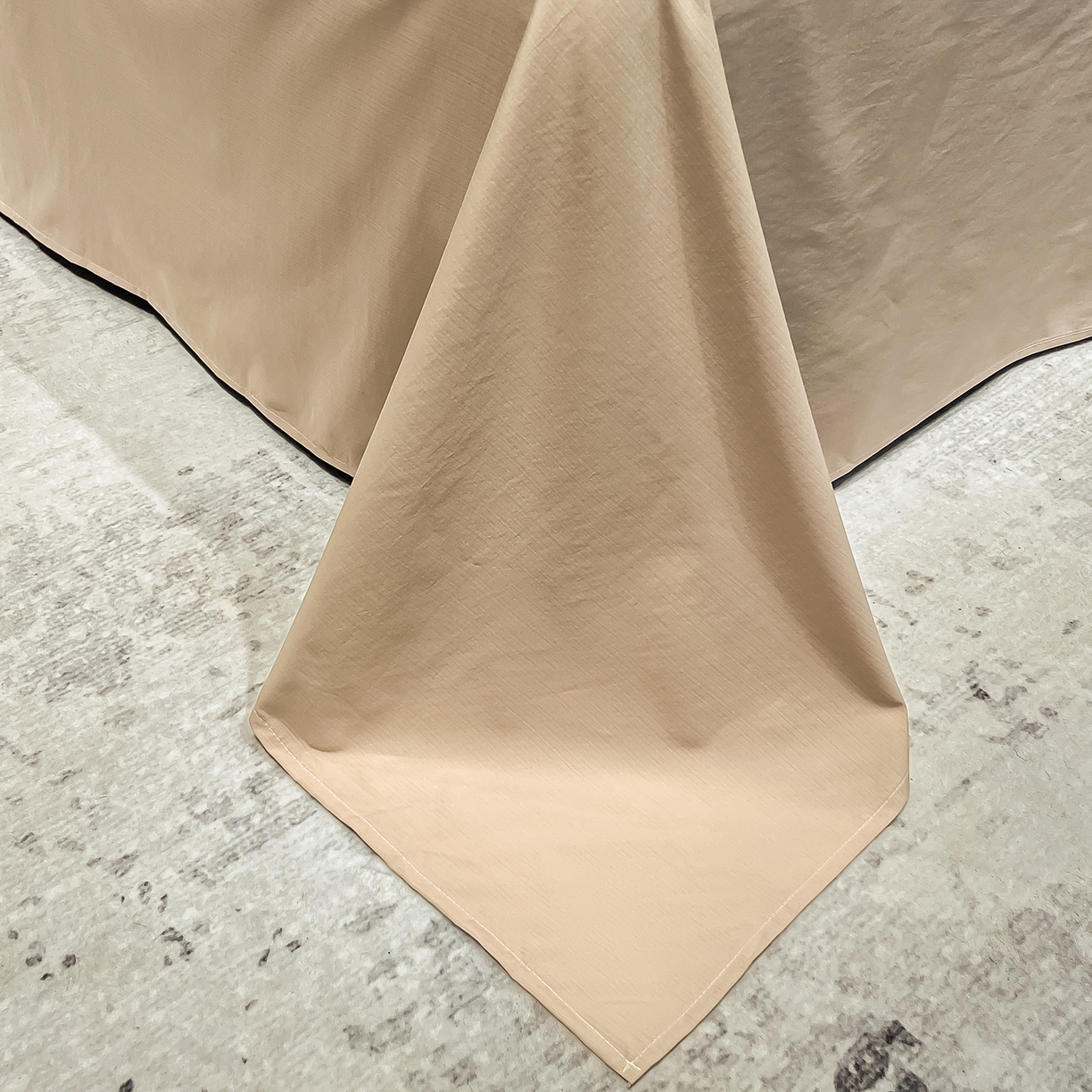 91家纺网 家纺一手货源 找家纺 金梦拉家纺 2026新款凉感天丝竹节纱大宽边一字绣夏被空调被夏凉被四件套 欢乐熊宝