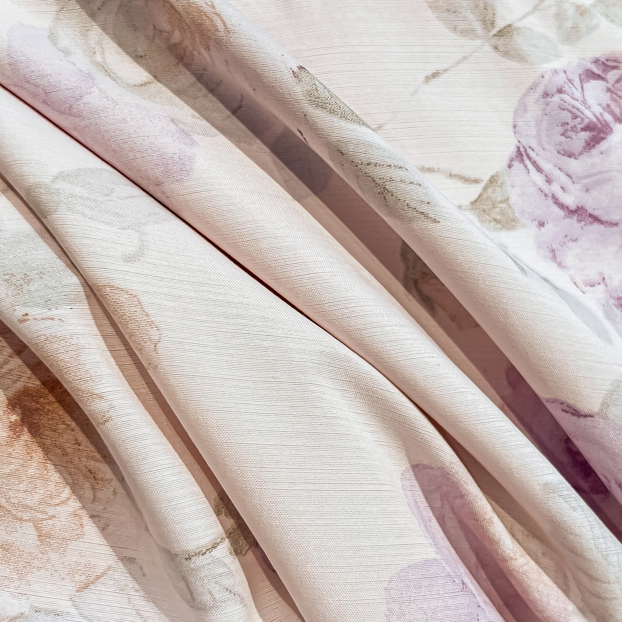 91家纺网 家纺一手货源 找家纺 金梦拉家纺 2026新款凉感天丝竹节纱大宽边一字绣夏被空调被夏凉被四件套 流苏粉