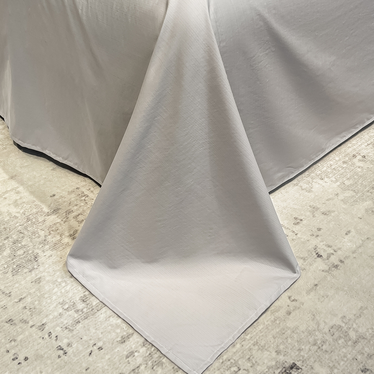 91家纺网 家纺一手货源 找家纺 金梦拉家纺 2026新款凉感天丝竹节纱大宽边一字绣夏被空调被夏凉被四件套 木槿