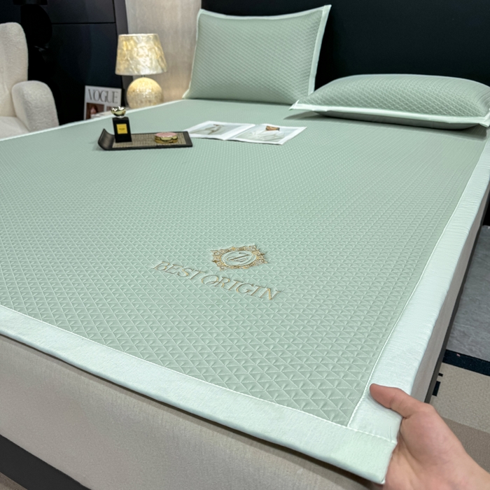 91家纺网 家纺一手货源 找家纺 （总）耐思家纺 2026新款A类复合三明治PE凉感刺绣轻奢简约-凉席款