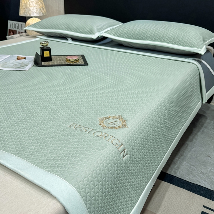 91家纺网 家纺一手货源 找家纺 （总）耐思家纺 2026新款A类复合三明治PE凉感刺绣轻奢简约-凉席款