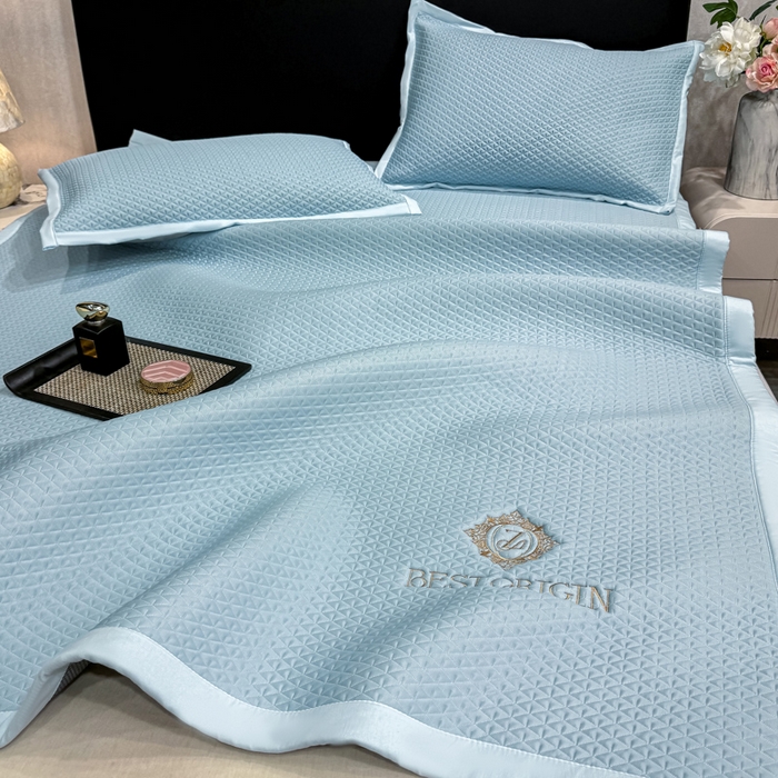 91家纺网 家纺一手货源 找家纺 耐思家纺 2026新款A类复合三明治PE凉感刺绣轻奢简约-凉席款 简约-天兰-凉席