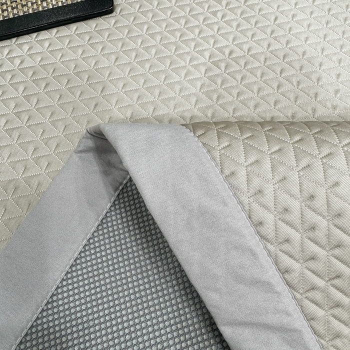 91家纺网 家纺一手货源 找家纺 耐思家纺 2026新款A类复合三明治PE凉感刺绣轻奢简约-凉席款 简约-卡其-凉席