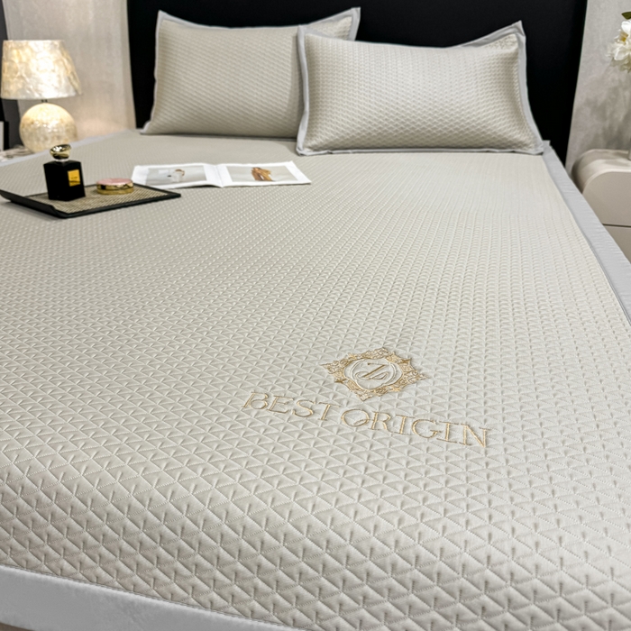 91家纺网 家纺一手货源 找家纺 耐思家纺 2026新款A类复合三明治PE凉感刺绣轻奢简约-凉席款 简约-卡其-凉席