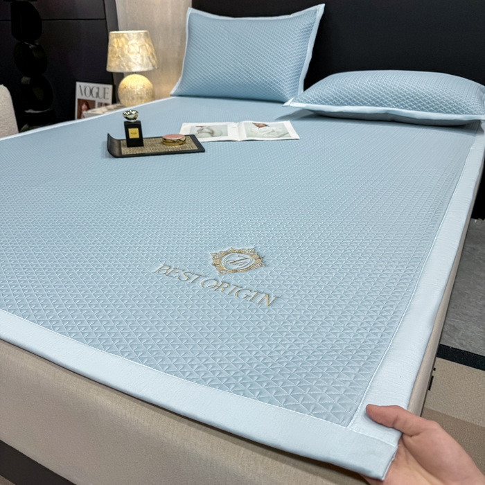 91家纺网 家纺一手货源 找家纺 耐思家纺 2026新款A类复合三明治PE凉感刺绣轻奢简约-凉席款 简约-天兰-凉席