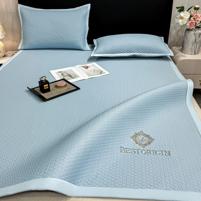 91家纺网 家纺一手货源 找家纺 耐思家纺 2026新款A类复合三明治PE凉感刺绣轻奢简约-凉席款 简约-天兰-凉席