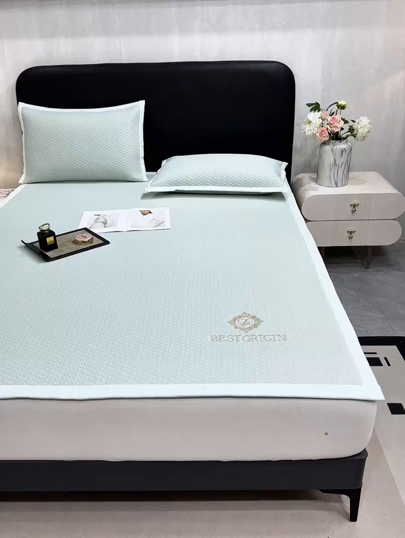 91家纺网 家纺一手货源 找家纺 （总）耐思家纺 2026新款A类复合三明治PE凉感刺绣轻奢简约-凉席款