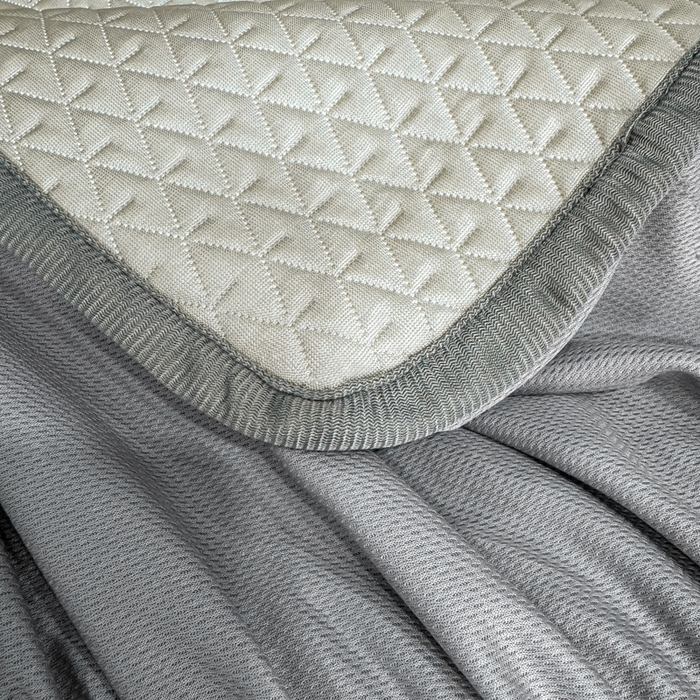 91家纺网 家纺一手货源 找家纺 耐思家纺 2026新款A类复合三明治PE凉感刺绣轻奢简约-床笠款 简约-卡其-床笠