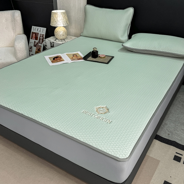 91家纺网 家纺一手货源 找家纺 耐思家纺 2026新款A类复合三明治PE凉感刺绣轻奢简约-床笠款 简约-湖绿-床笠