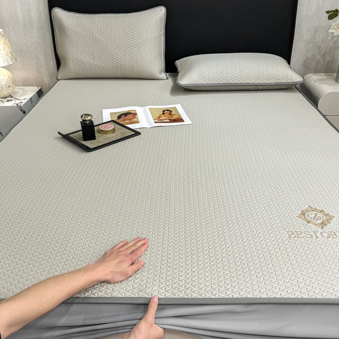 91家纺网 家纺一手货源 找家纺 耐思家纺 2026新款A类复合三明治PE凉感刺绣轻奢简约-床笠款 简约-卡其-床笠