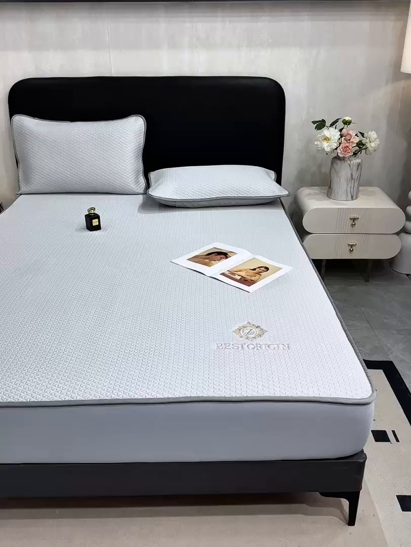 91家纺网 家纺一手货源 找家纺 （总）耐思家纺 2026新款A类复合三明治PE凉感刺绣轻奢简约-床笠款