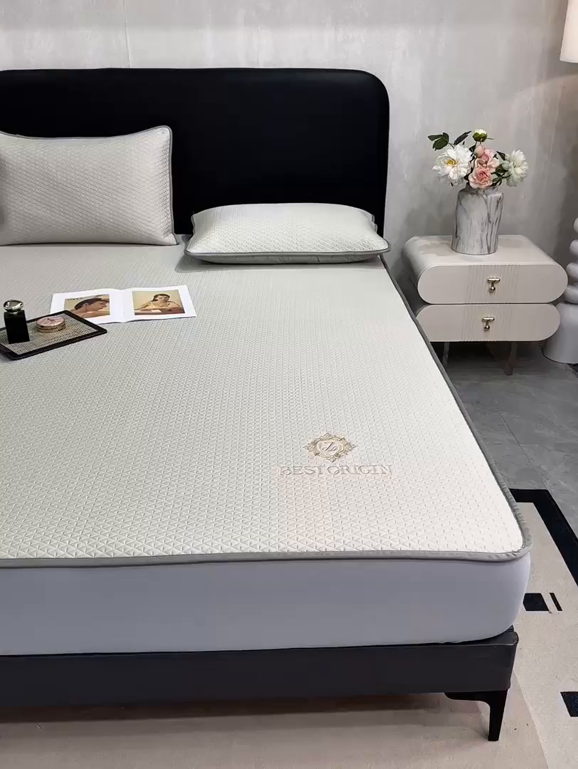 91家纺网 家纺一手货源 找家纺 耐思家纺 2026新款A类复合三明治PE凉感刺绣轻奢简约-床笠款 简约-卡其-床笠