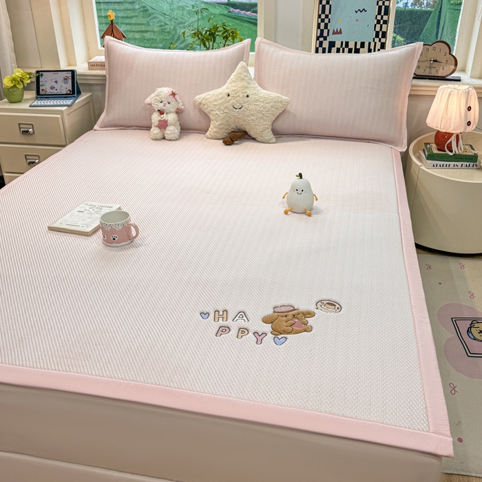 91家纺网 家纺一手货源 找家纺 （总）耐思家纺 2026新款A类复合三明治PE凉感卡通刺绣Happy熊-凉席款