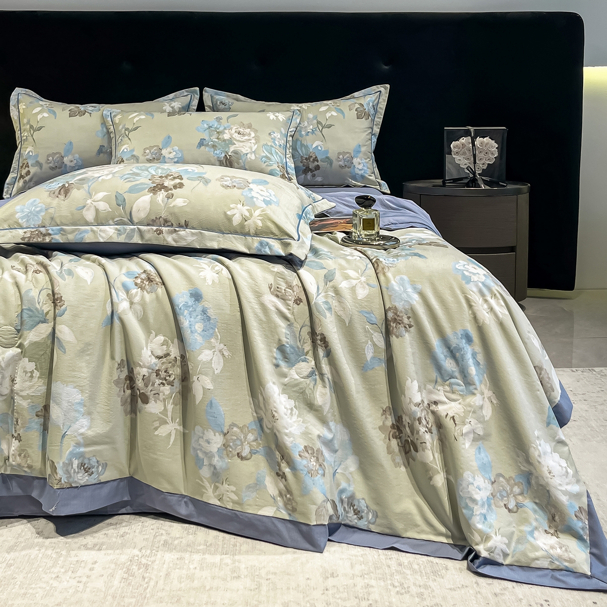 91家纺网 家纺一手货源 找家纺 金梦拉家纺 2026新款凉感天丝竹节纱大宽边一字绣夏被空调被夏凉被四件套 青棠绿