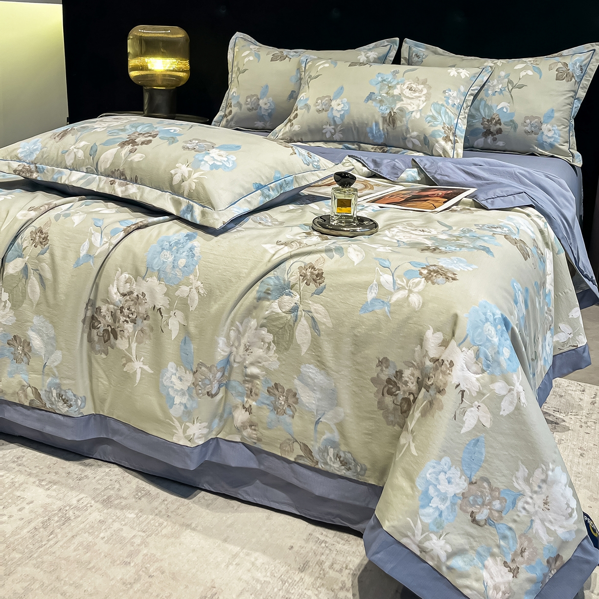 91家纺网 家纺一手货源 找家纺 金梦拉家纺 2026新款凉感天丝竹节纱大宽边一字绣夏被空调被夏凉被四件套 青棠绿