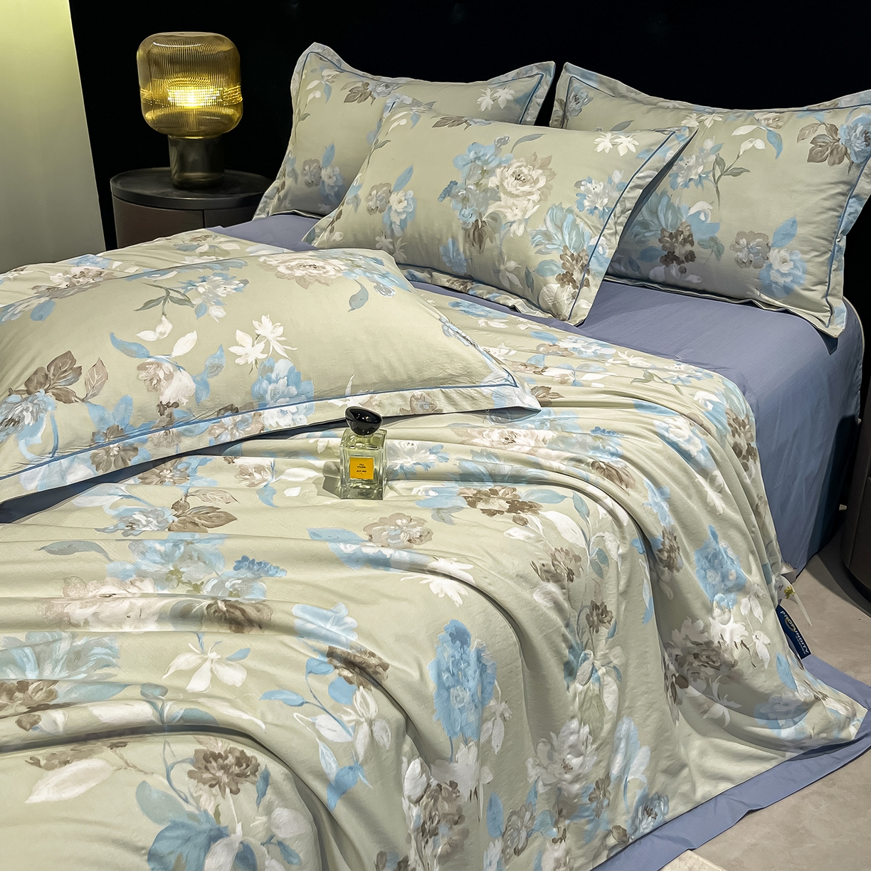 91家纺网 家纺一手货源 找家纺 金梦拉家纺 2026新款凉感天丝竹节纱大宽边一字绣夏被空调被夏凉被四件套 青棠绿