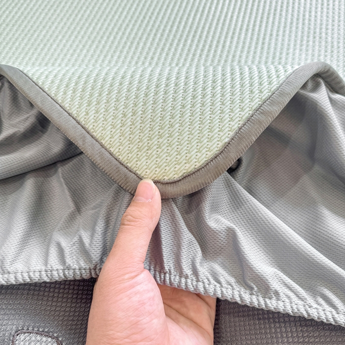 91家纺网 家纺一手货源 找家纺 耐思家纺 2026新款A类复合三明治PE凉感卡通刺绣Happy熊-床笠款 Happy熊-绿色