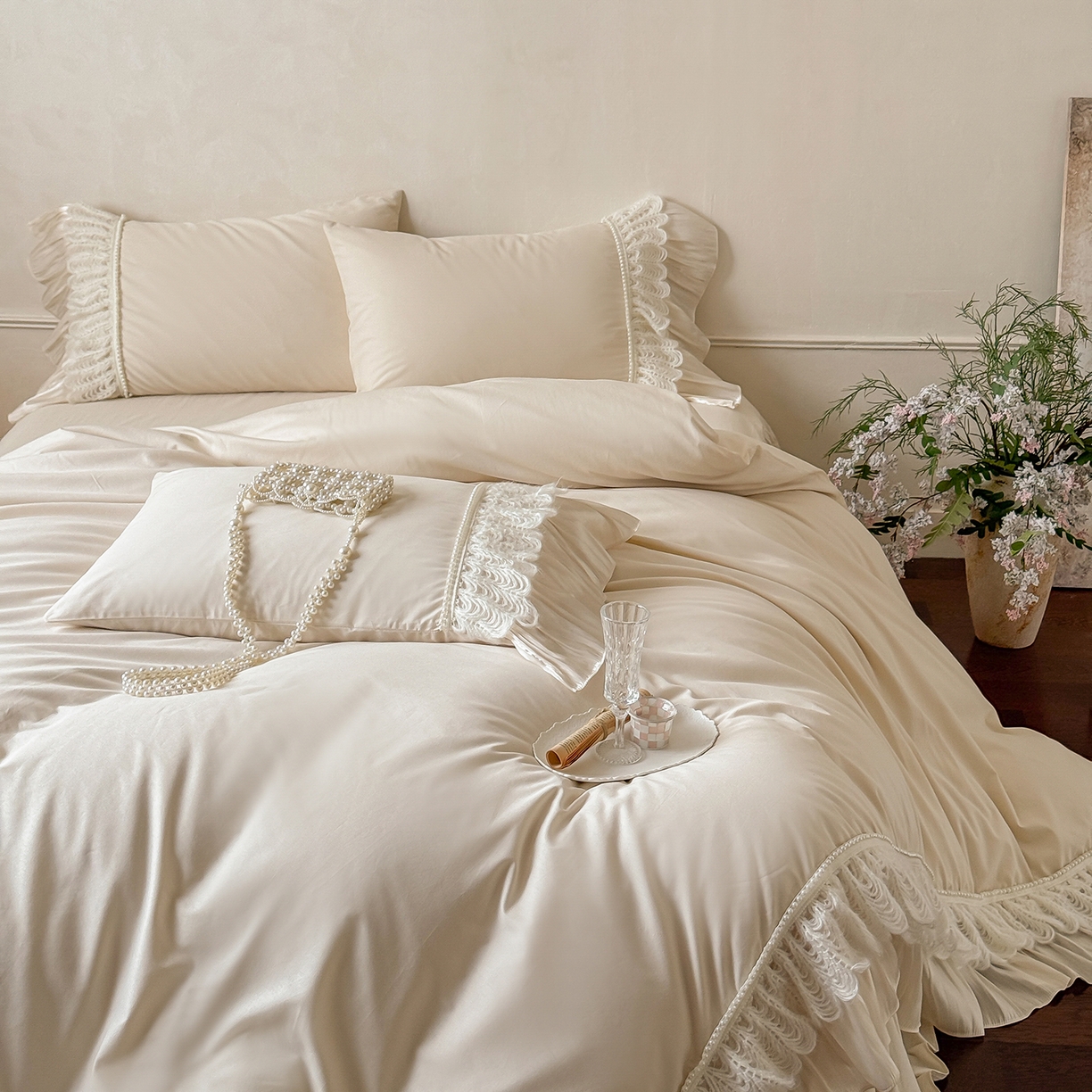 91家纺网 家纺一手货源 找家纺 惯盈家纺 2026新款法式公主风珍珠蕾丝斜纹全棉四件套-Lucy露西（含买家秀） 奶灰