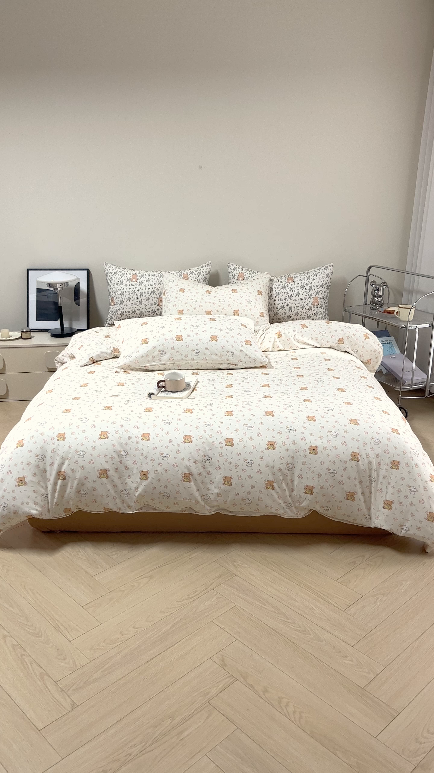 91家纺网 家纺一手货源 找家纺 梦可莱家居 2026春夏新款全棉纯棉针织棉印花小清新可爱Ins风四件套 比熊