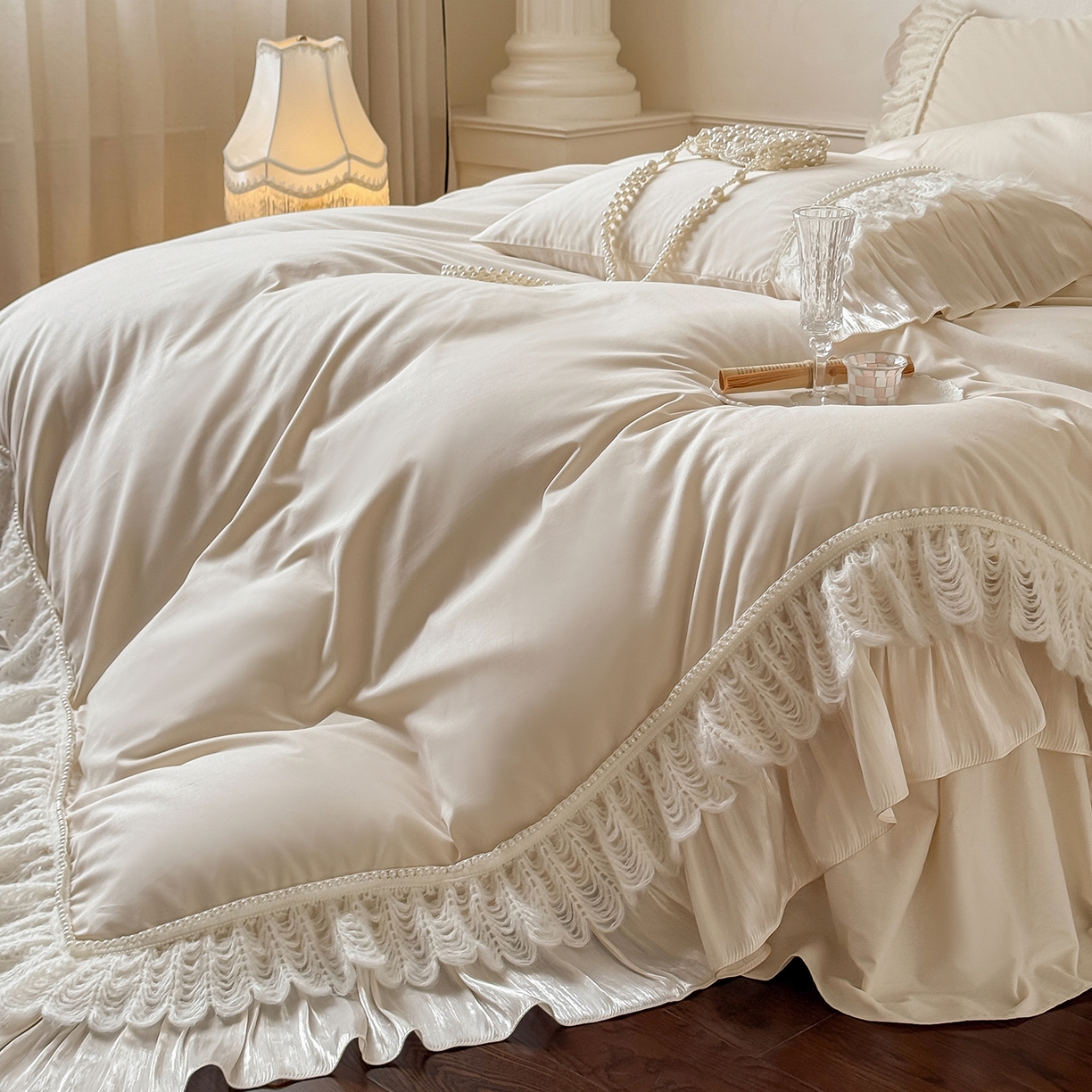 91家纺网 家纺一手货源 找家纺 惯盈家纺 2026新款法式公主风珍珠蕾丝斜纹全棉四件套-Lucy露西（含买家秀） 奶灰